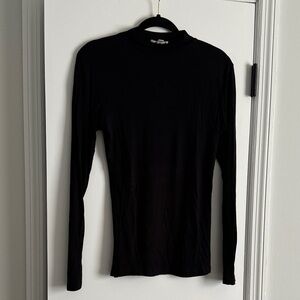 Zenana Outfitters Elegant Black Long Sleeve Tee